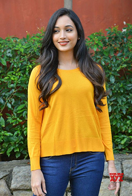 nidhi shetty